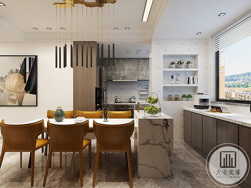 厨房做成开放式的，收纳空间大增多，大大提高空间利用率。