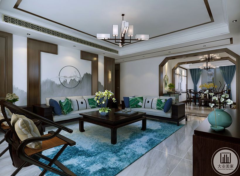客厅 地毯和沙发靠枕的鲜亮色彩，为整个家带来翠绿的生机，与色系厚重的家具相互补充