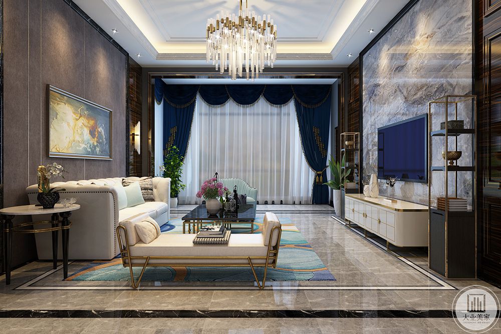 客厅地毯和窗帘的颜色遥相呼应，给人一种低调奢华富有内涵的感觉。
