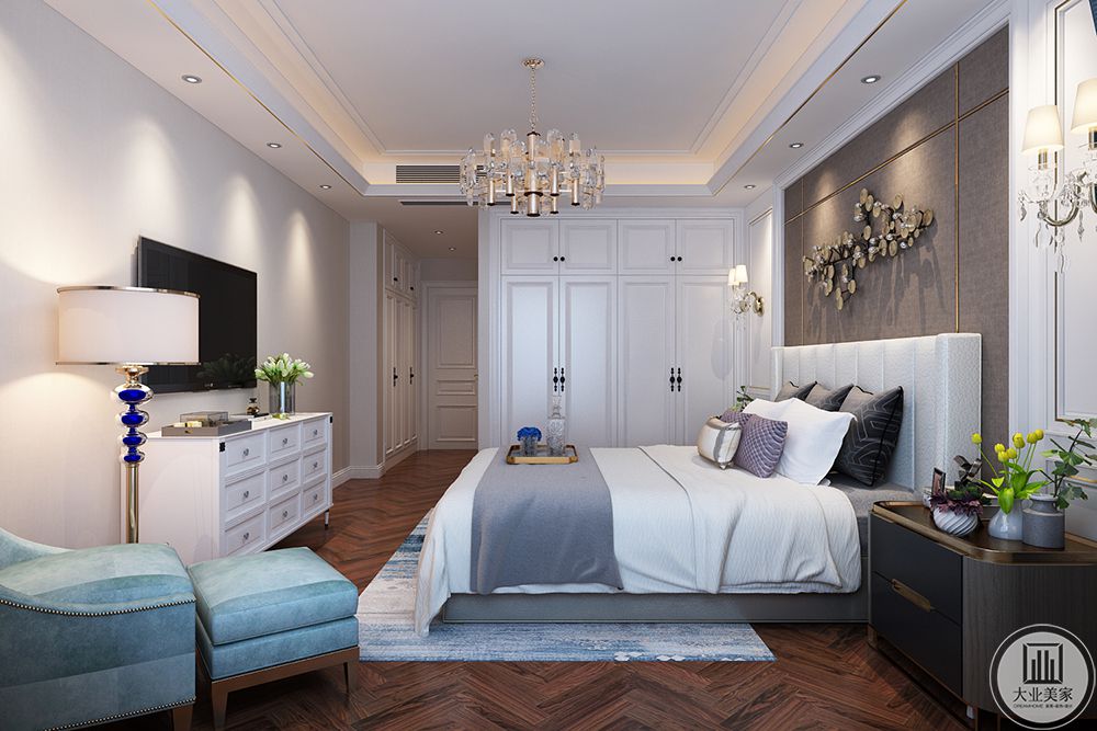 卧室与整体风格相一致，整体空间独特而别致，表达出高品质的生活概念。