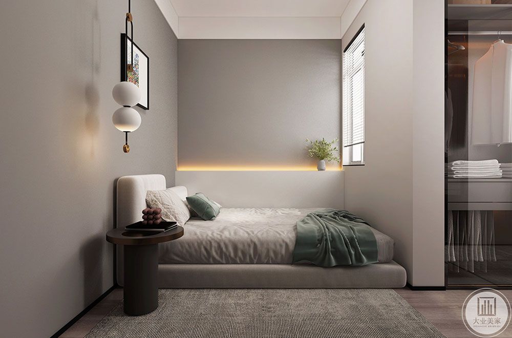 灰色的墙面与白色的床形成了对比， 柔和的灯带和绿色的床品设计更是为空间提供了活力