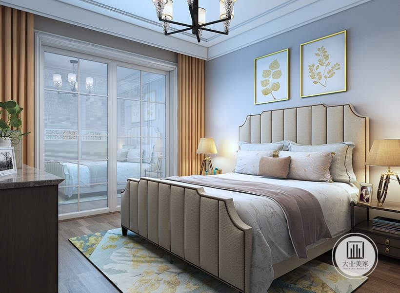 卧室连接阳台，明亮宽敞，柔软布艺床屏，舒适整洁，保护墙面。