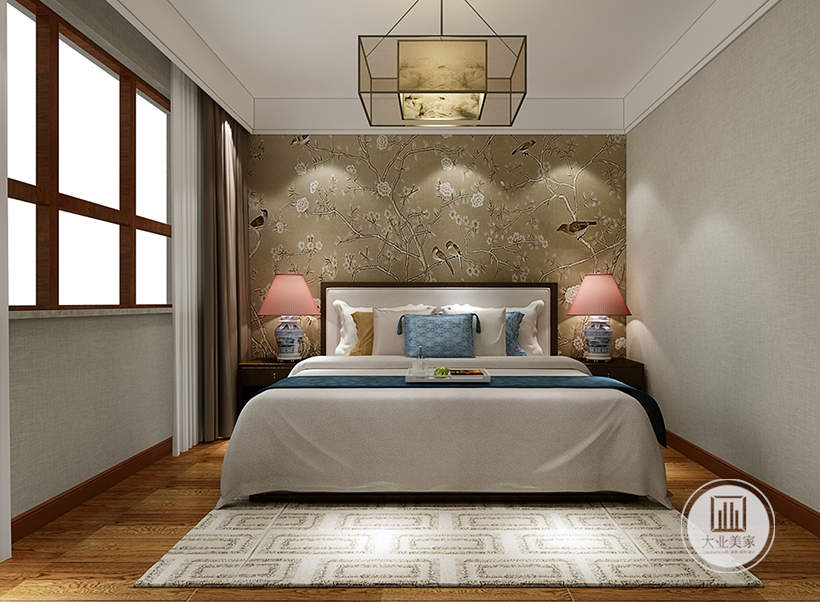 卧室采用中式风格浅黄色壁纸，床的两侧采用中式床头柜，地面铺设木地板搭配白色地毯。